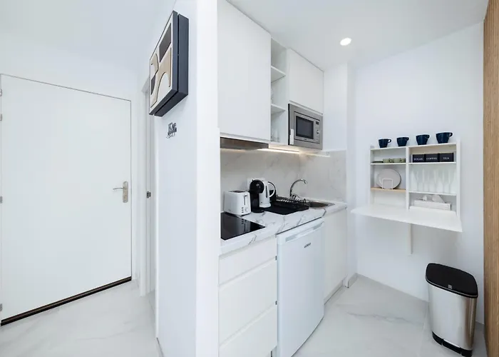 Ponderosa 120 With Pool And Sea View 아파트 아데제