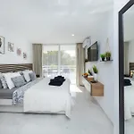 아파트 Ponderosa With Pool And Sea View