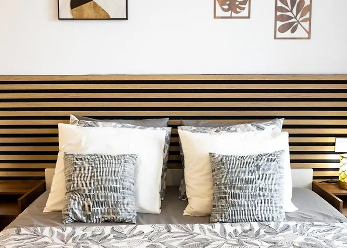 Apart Hotel Ponderosa With Pool And Sea View